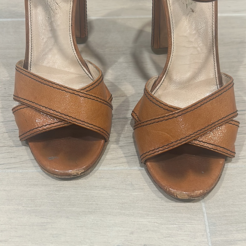 Prada heels - Picture 3 of 13
